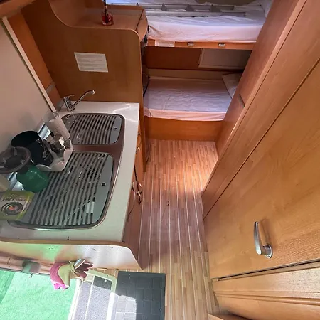 Camper In Sorrento With Pool & Access Kamp alanı