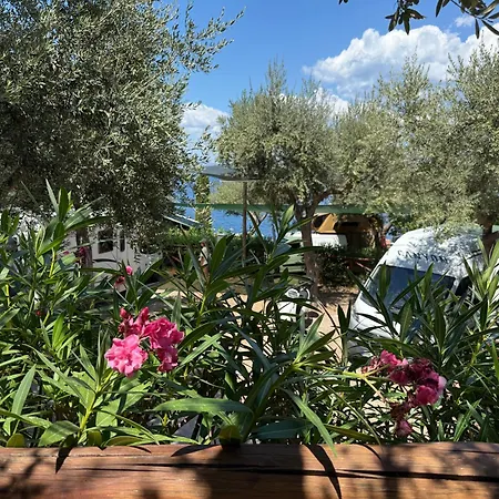 مكان تخييم Camper In Sorrento With Pool & Access